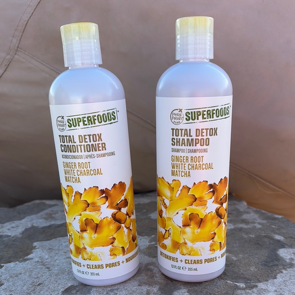 Superfoods Total Detox Shampoo and Conditioner Set